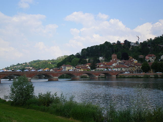 Ponte Vittorio Emanuele III e centro storico San MAuro Torinese